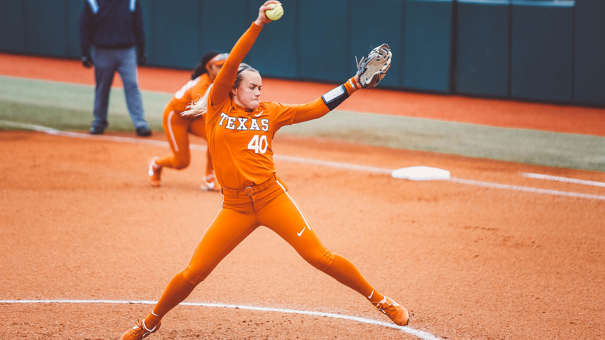 No. 11/13 Texas softball allows one hit in 71 win over Texas A&M