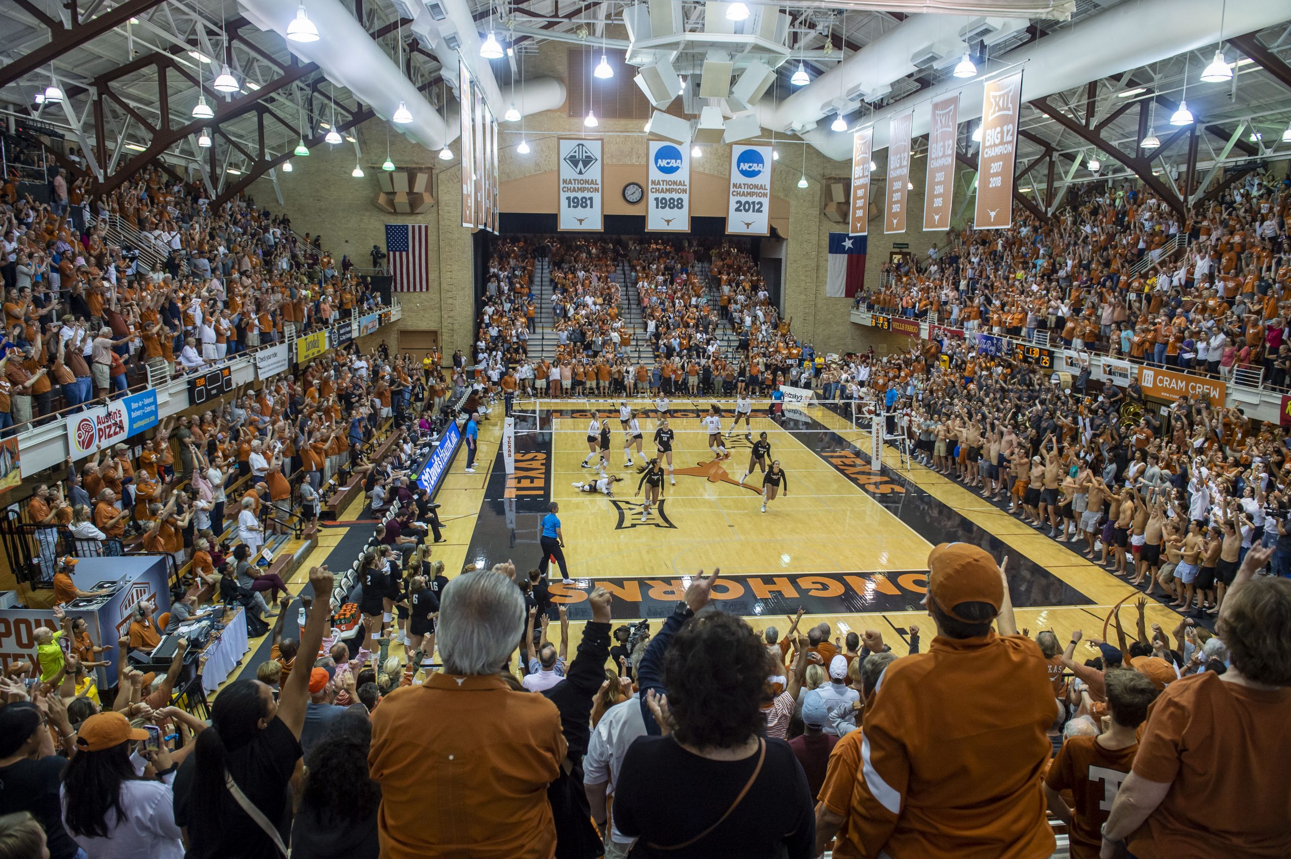 Photo Gallery Texas Volleyball defeats Texas A&M 30 by